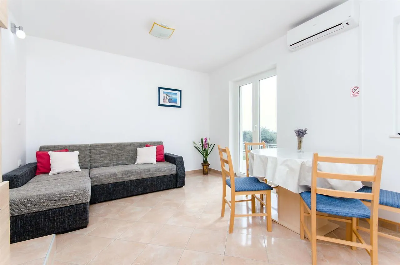 Apartments Andrea Mandre
